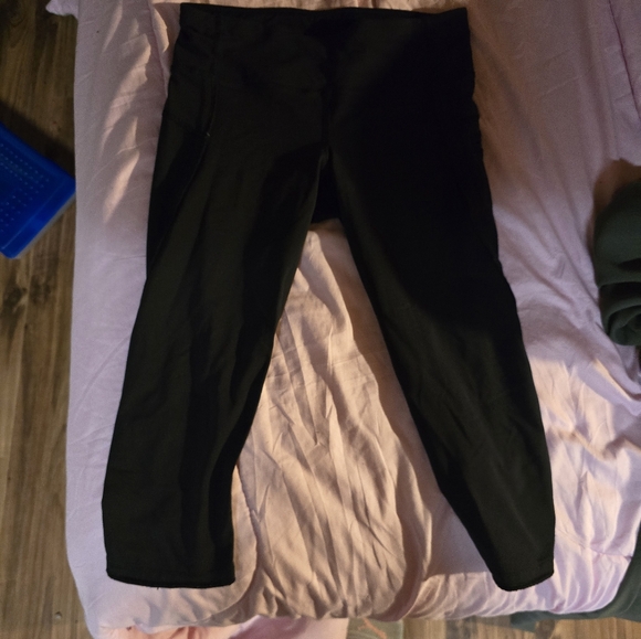 Lululemon - Picture 3 of 4